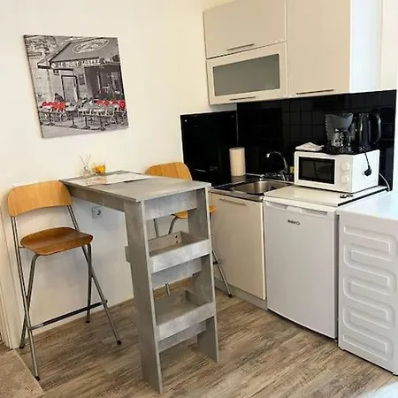 Cozy 1-bdroom In The Centre, Free Parking