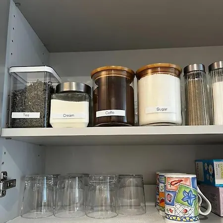 Cozy 1-bdroom In The Centre, Free Parking Apartamento