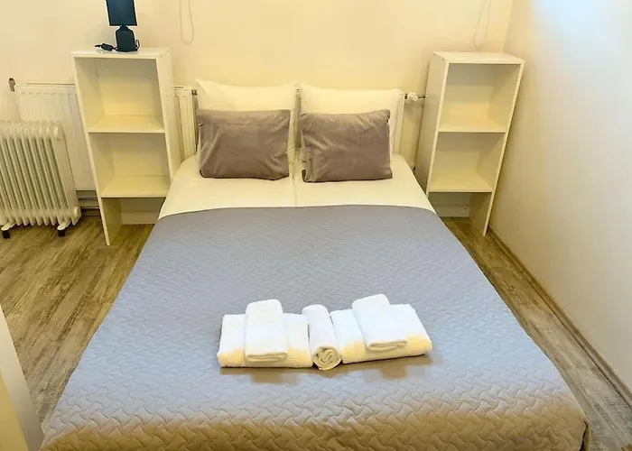 Cozy 1-bdroom In The Centre, Free Parking アパート