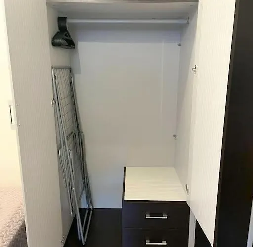 Cozy 1-bdroom In The Centre, Free Parking Lägenhet *