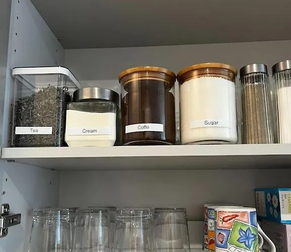 Cozy 1-bdroom In The Centre, Free Parking アパート