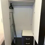 Cozy 1-bdroom In The Centre, Free Parking Apartment *