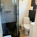 Cozy 1-bdroom In The Centre, Free Parking Apartment