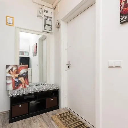 Cozy 1-bdroom In The Centre, Free Parking Talin